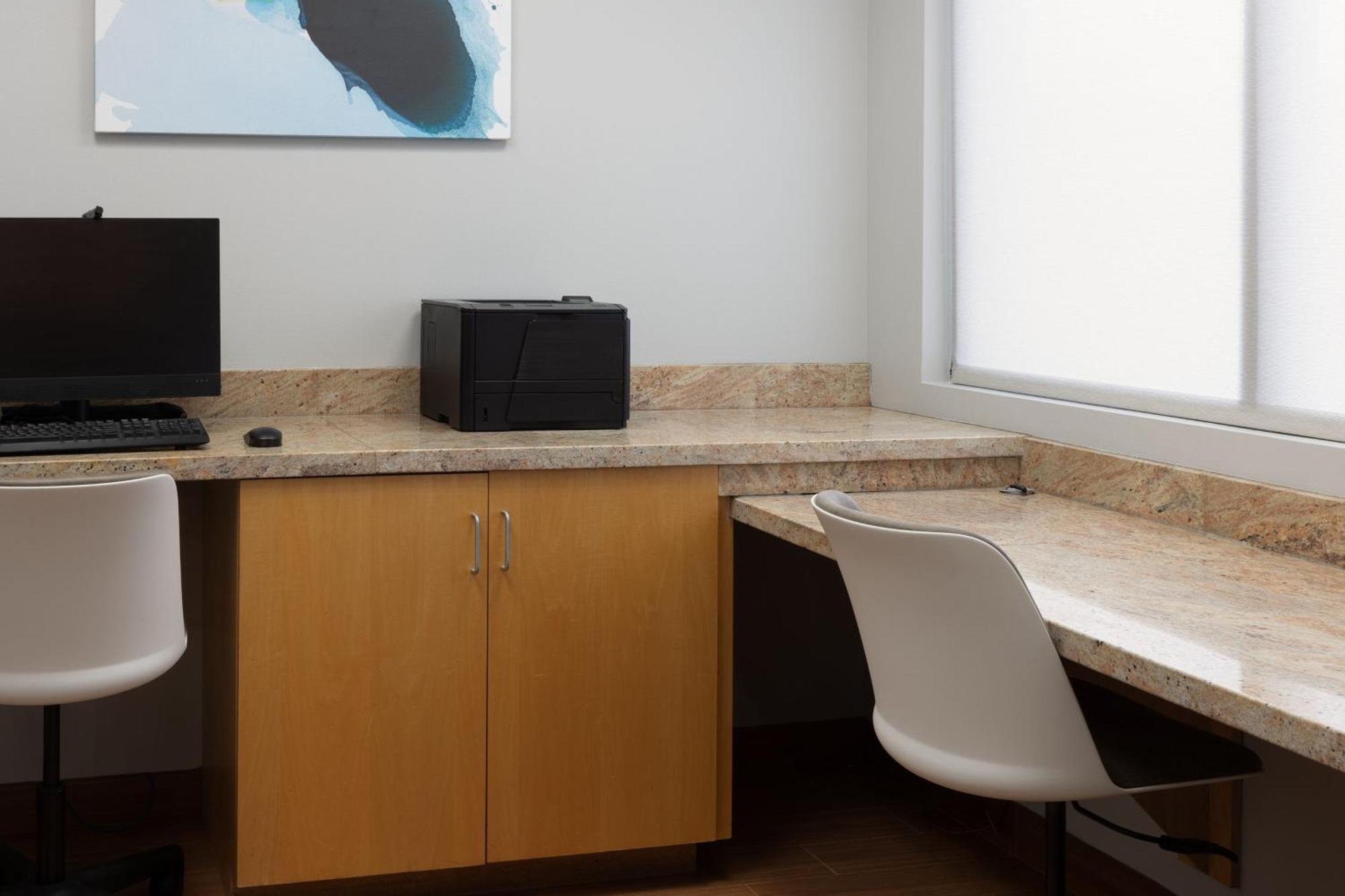 Towneplace By Marriott Erie Hotel 3*