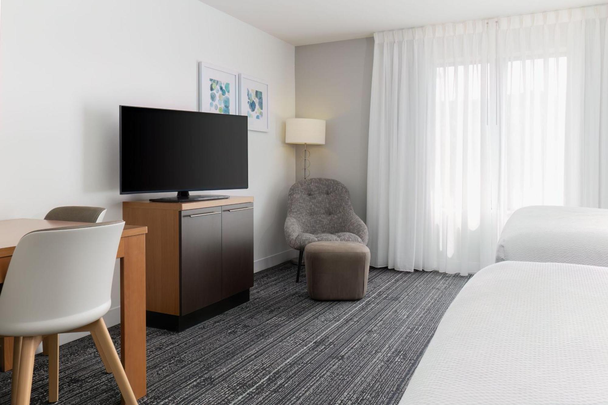 Towneplace By Marriott Erie Hotel 3*
